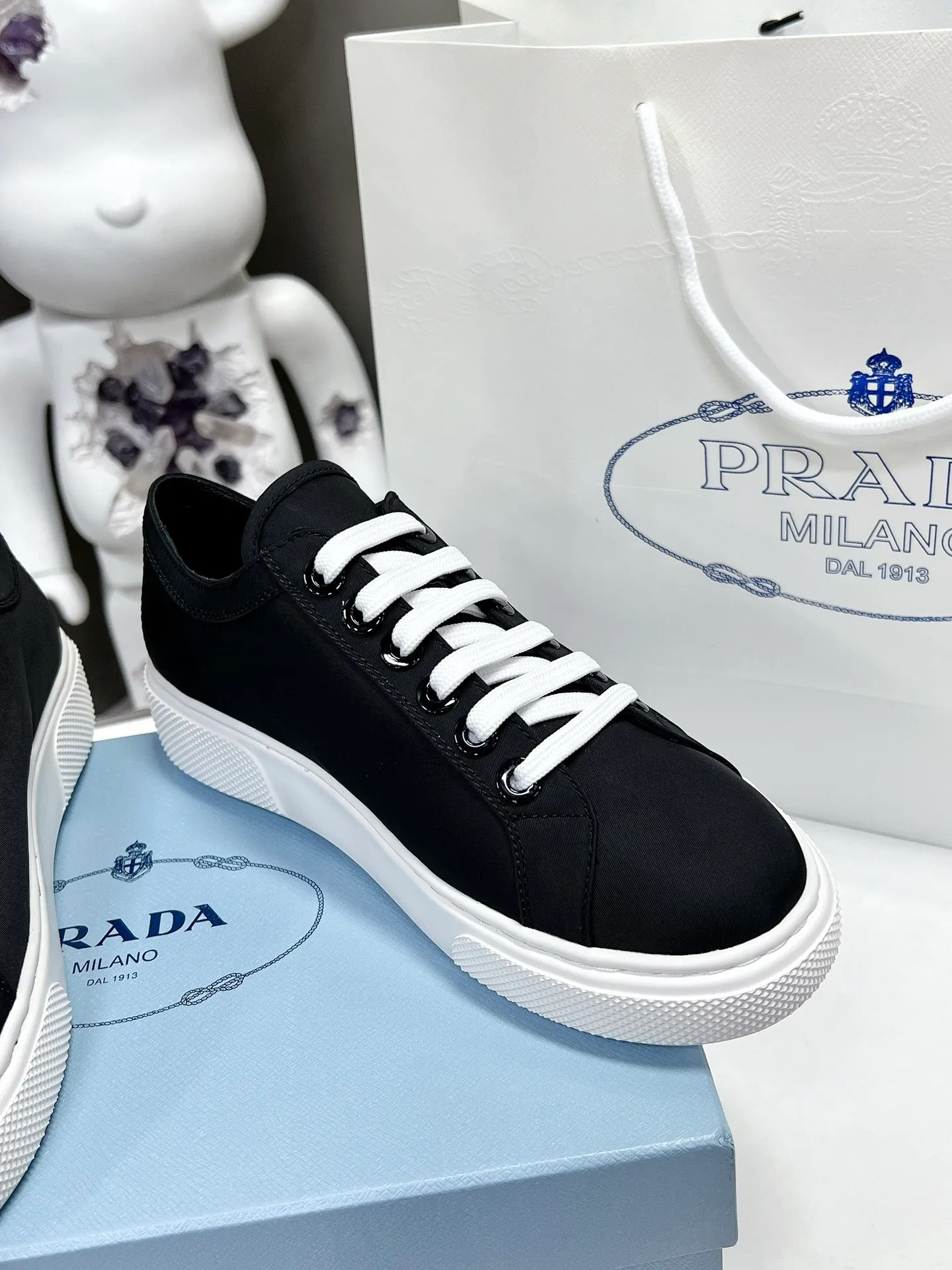 👟👟Ex-factory price 420👟👟 Purchasing level ⚡2023S launches Prada’s latest catwalk shoes, dad shoe series ͏ 💥PRADA's early spring catwalk model👠The fresh breeze has a bit of an expensive feel, and the upper is very perfect💃Elegant and elegant, crystal clear, no matter the quality of the accessories, they are all customized one-to-one, zero distance from the original version 1⃣Upper: imported waterproof twill + epoxy injection molding process 2⃣Inner: waterproof twill 3⃣Outsole: Original one-to-one molded rubber foam outsole 4⃣🔺Original packaging Heel height 4cm 5⃣Number of codes: 35-40, 41 non-returnable